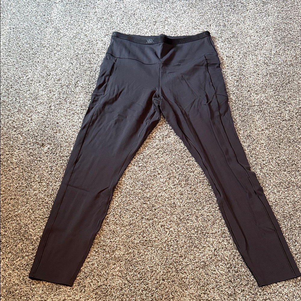 NWOT RHONE Banded Hi-Form 7/8 Pocket Legging